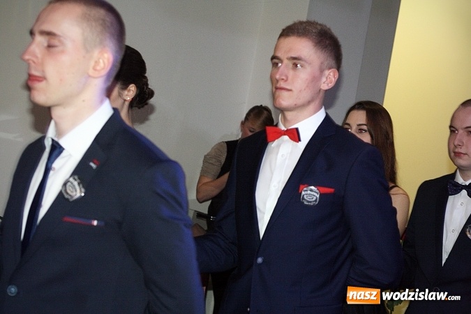 Zdjęcie w galerii na portalu naszwodzislaw.com: Maturzyści PCKZiU bawią się na studniówce w Hotelu Amadeus wiadomości z regionu