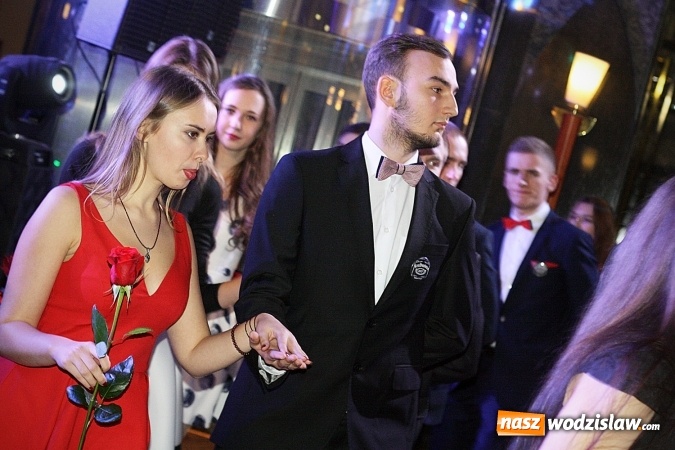 Zdjęcie w galerii na portalu naszwodzislaw.com: Maturzyści PCKZiU bawią się na studniówce w Hotelu Amadeus wiadomości z regionu