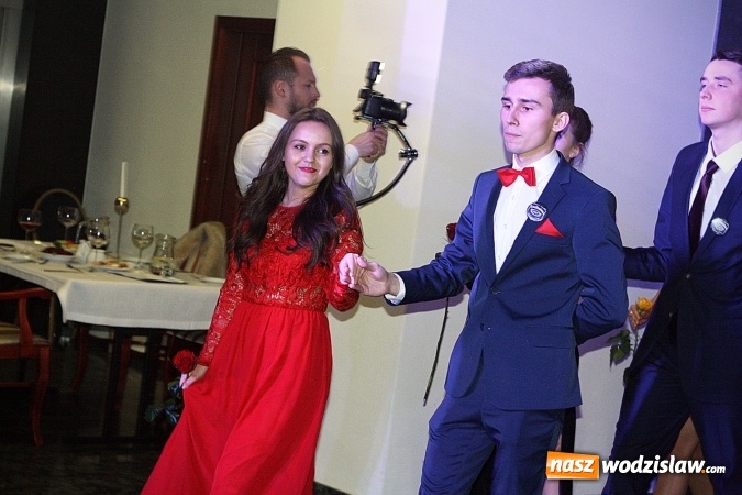 Zdjęcie w galerii na portalu naszwodzislaw.com: Maturzyści PCKZiU bawią się na studniówce w Hotelu Amadeus wiadomości z regionu