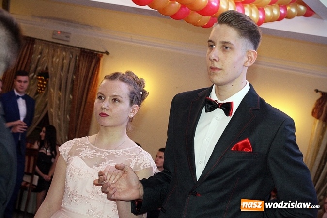 Zdjęcie w galerii na portalu naszwodzislaw.com: Za 110 dni matura. Część uczniów z ZST bawi się w Gościńcu Wodzisławskim wiadomości z regionu