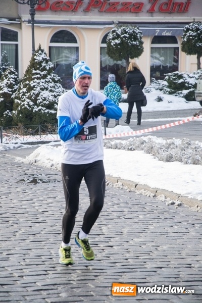 Zdjęcie w galerii na portalu naszwodzislaw.com: Bieg Policz się z cukrzycą i ucz się pierwszej pomocy. 28 osób wystartowało z wodzisławskiego Rynku  wiadomości z regionu