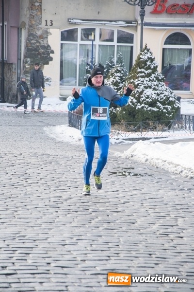 Zdjęcie w galerii na portalu naszwodzislaw.com: Bieg Policz się z cukrzycą i ucz się pierwszej pomocy. 28 osób wystartowało z wodzisławskiego Rynku  wiadomości z regionu