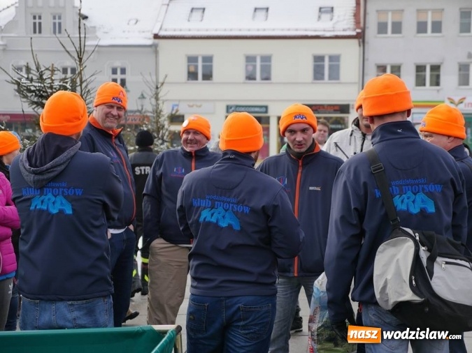 Zdjęcie w galerii na portalu naszwodzislaw.com: Wodzisław: Morsy zagrały z Wielką Orkiestrą Świątecznej Pomocy. Fotorelacja z popołudnia wiadomości z regionu