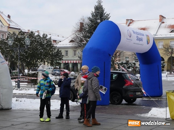 Zdjęcie w galerii na portalu naszwodzislaw.com: Wodzisław: Morsy zagrały z Wielką Orkiestrą Świątecznej Pomocy. Fotorelacja z popołudnia wiadomości z regionu