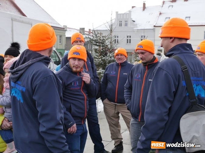 Zdjęcie w galerii na portalu naszwodzislaw.com: Wodzisław: Morsy zagrały z Wielką Orkiestrą Świątecznej Pomocy. Fotorelacja z popołudnia wiadomości z regionu