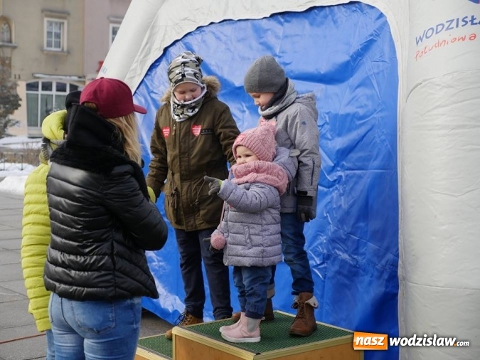 Zdjęcie w galerii na portalu naszwodzislaw.com: Wodzisław: Morsy zagrały z Wielką Orkiestrą Świątecznej Pomocy. Fotorelacja z popołudnia wiadomości z regionu