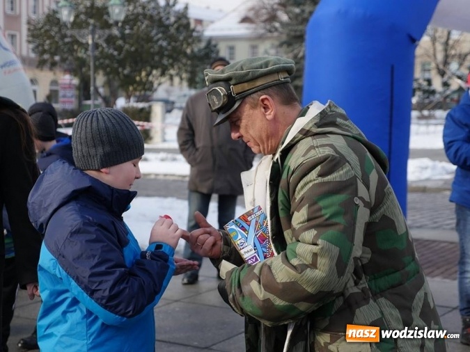 Zdjęcie w galerii na portalu naszwodzislaw.com: Wodzisław: Morsy zagrały z Wielką Orkiestrą Świątecznej Pomocy. Fotorelacja z popołudnia wiadomości z regionu