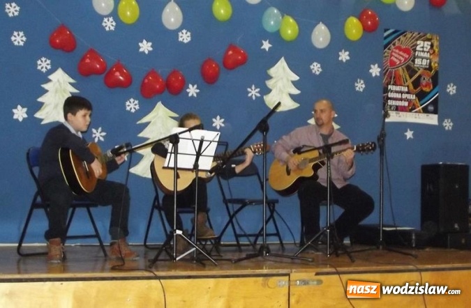 Zdjęcie w galerii na portalu naszwodzislaw.com: Ponad 12 tys. złotych uzbierano podczas finału WOŚP w Mszanie wiadomości z regionu