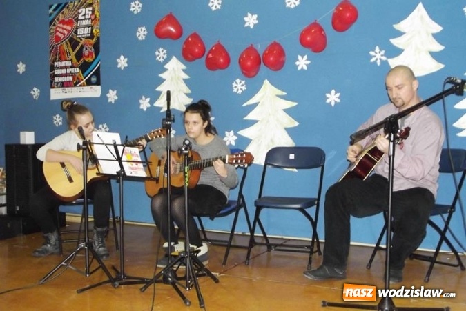 Zdjęcie w galerii na portalu naszwodzislaw.com: Ponad 12 tys. złotych uzbierano podczas finału WOŚP w Mszanie wiadomości z regionu