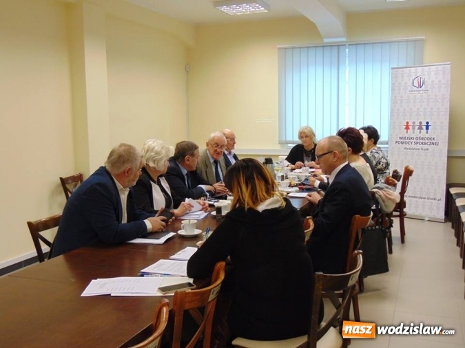 Zdjęcie w galerii na portalu naszwodzislaw.com: Komisja Prawa i Porządku Publicznego Rady Miejskiej o 500 plus. Ile wniosków wpłynęło i na jaką kwotę wypłacono świadczenia w Wodzisławiu? wiadomości z regionu