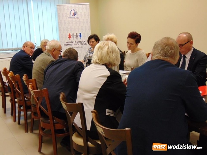 Zdjęcie w galerii na portalu naszwodzislaw.com: Komisja Prawa i Porządku Publicznego Rady Miejskiej o 500 plus. Ile wniosków wpłynęło i na jaką kwotę wypłacono świadczenia w Wodzisławiu? wiadomości z regionu