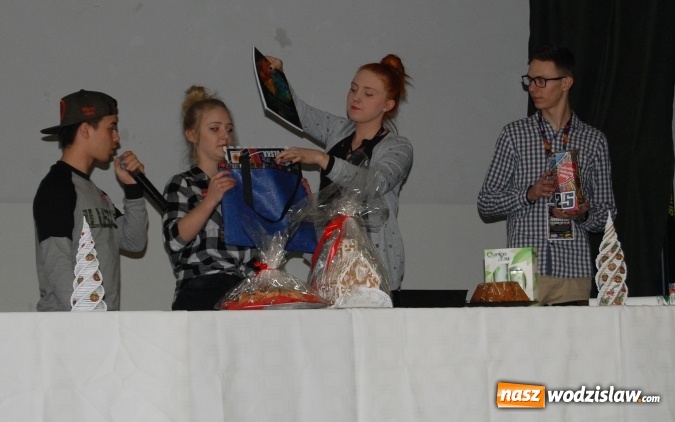 Zdjęcie w galerii na portalu naszwodzislaw.com: Zespół Szkół Ponadgimnazjalnych w Pszowie zagrał z Wielką Orkiestrą Świątecznej Pomocy  wiadomości z regionu