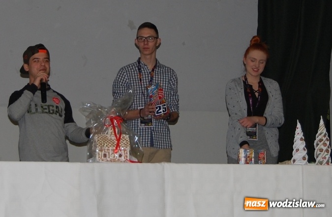 Zdjęcie w galerii na portalu naszwodzislaw.com: Zespół Szkół Ponadgimnazjalnych w Pszowie zagrał z Wielką Orkiestrą Świątecznej Pomocy  wiadomości z regionu