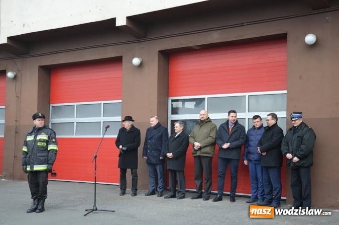 Zdjęcie w galerii na portalu naszwodzislaw.com: Wodzisławscy strażacy otrzymali sprzęt za około 200 tys. złotych. Będzie też nowy w&oacute;z bojowy z drabiną wiadomości z regionu