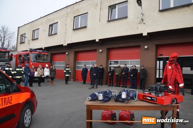 Zdjęcie w galerii na portalu naszwodzislaw.com: Wodzisławscy strażacy otrzymali sprzęt za około 200 tys. złotych. Będzie też nowy w&oacute;z bojowy z drabiną wiadomości z regionu