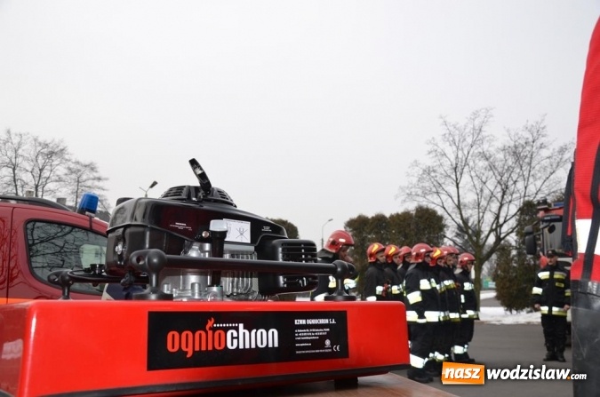 Zdjęcie w galerii na portalu naszwodzislaw.com: Wodzisławscy strażacy otrzymali sprzęt za około 200 tys. złotych. Będzie też nowy w&oacute;z bojowy z drabiną wiadomości z regionu