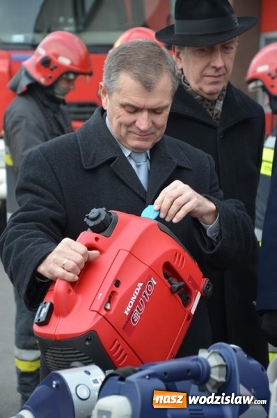 Zdjęcie w galerii na portalu naszwodzislaw.com: Wodzisławscy strażacy otrzymali sprzęt za około 200 tys. złotych. Będzie też nowy w&oacute;z bojowy z drabiną wiadomości z regionu