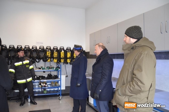 Zdjęcie w galerii na portalu naszwodzislaw.com: Wodzisławscy strażacy otrzymali sprzęt za około 200 tys. złotych. Będzie też nowy w&oacute;z bojowy z drabiną wiadomości z regionu