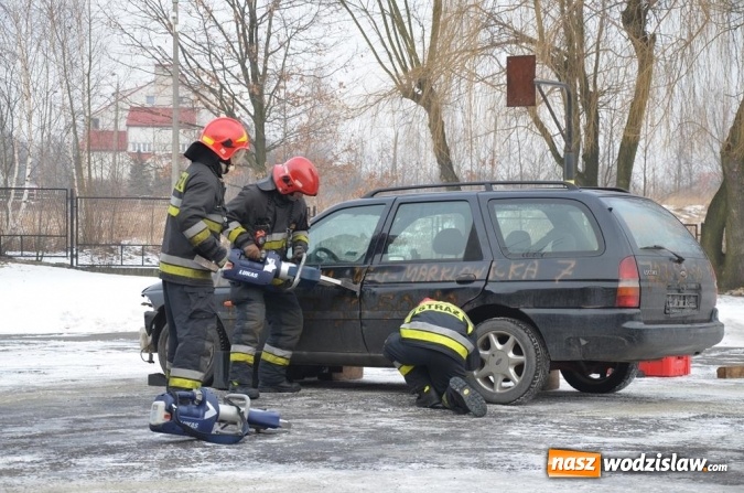 Zdjęcie w galerii na portalu naszwodzislaw.com: Wodzisławscy strażacy otrzymali sprzęt za około 200 tys. złotych. Będzie też nowy w&oacute;z bojowy z drabiną wiadomości z regionu