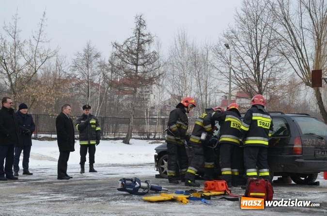Zdjęcie w galerii na portalu naszwodzislaw.com: Wodzisławscy strażacy otrzymali sprzęt za około 200 tys. złotych. Będzie też nowy w&oacute;z bojowy z drabiną wiadomości z regionu