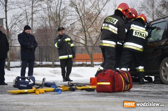 Zdjęcie w galerii na portalu naszwodzislaw.com: Wodzisławscy strażacy otrzymali sprzęt za około 200 tys. złotych. Będzie też nowy w&oacute;z bojowy z drabiną wiadomości z regionu