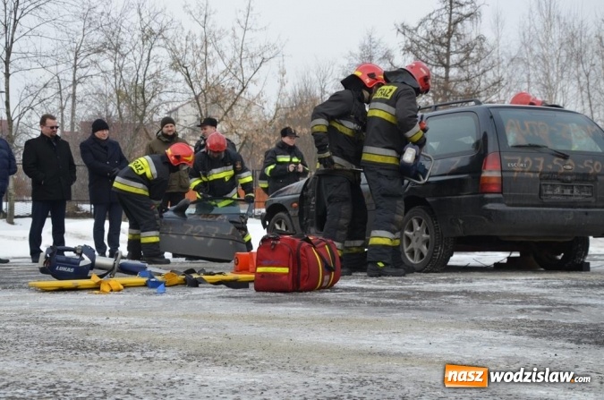 Zdjęcie w galerii na portalu naszwodzislaw.com: Wodzisławscy strażacy otrzymali sprzęt za około 200 tys. złotych. Będzie też nowy w&oacute;z bojowy z drabiną wiadomości z regionu