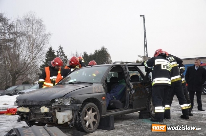 Zdjęcie w galerii na portalu naszwodzislaw.com: Wodzisławscy strażacy otrzymali sprzęt za około 200 tys. złotych. Będzie też nowy w&oacute;z bojowy z drabiną wiadomości z regionu