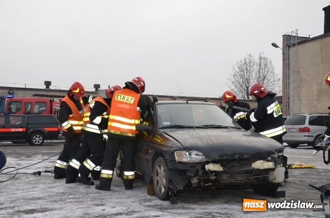 Zdjęcie w galerii na portalu naszwodzislaw.com: Wodzisławscy strażacy otrzymali sprzęt za około 200 tys. złotych. Będzie też nowy w&oacute;z bojowy z drabiną wiadomości z regionu