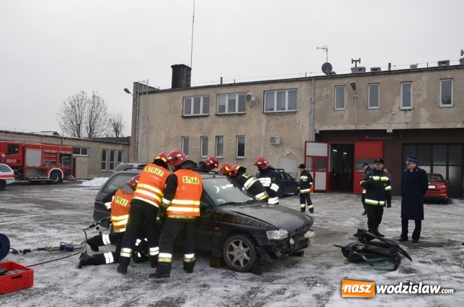 Zdjęcie w galerii na portalu naszwodzislaw.com: Wodzisławscy strażacy otrzymali sprzęt za około 200 tys. złotych. Będzie też nowy w&oacute;z bojowy z drabiną wiadomości z regionu