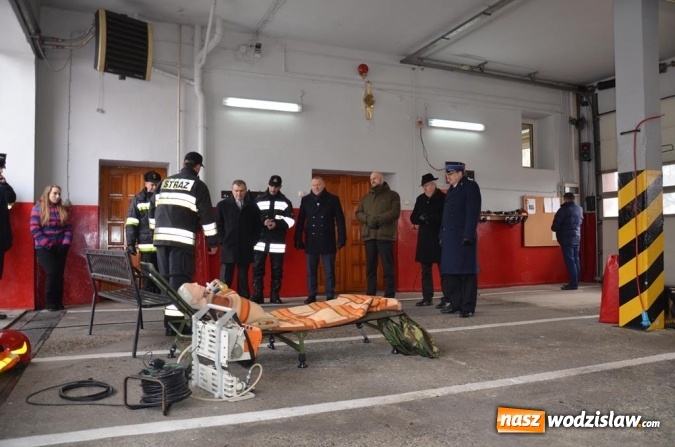 Zdjęcie w galerii na portalu naszwodzislaw.com: Wodzisławscy strażacy otrzymali sprzęt za około 200 tys. złotych. Będzie też nowy w&oacute;z bojowy z drabiną wiadomości z regionu
