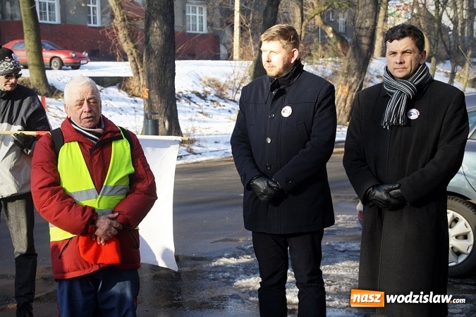 Zdjęcie w galerii na portalu naszwodzislaw.com: Upamiętnili pomordowanych w marszach śmierci wiadomości z regionu
