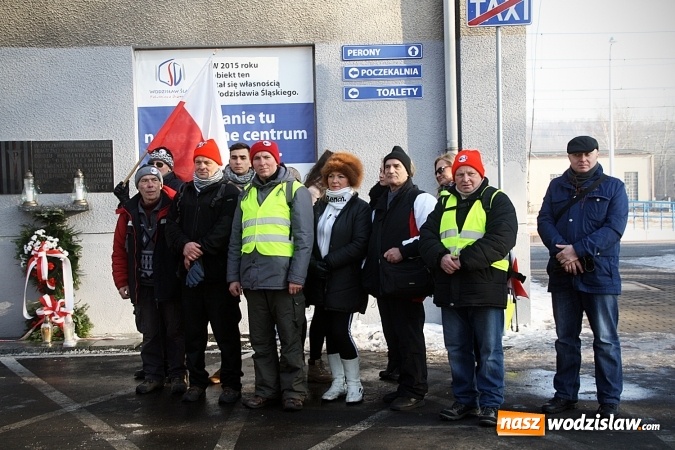 Zdjęcie w galerii na portalu naszwodzislaw.com: Upamiętnili pomordowanych w marszach śmierci wiadomości z regionu