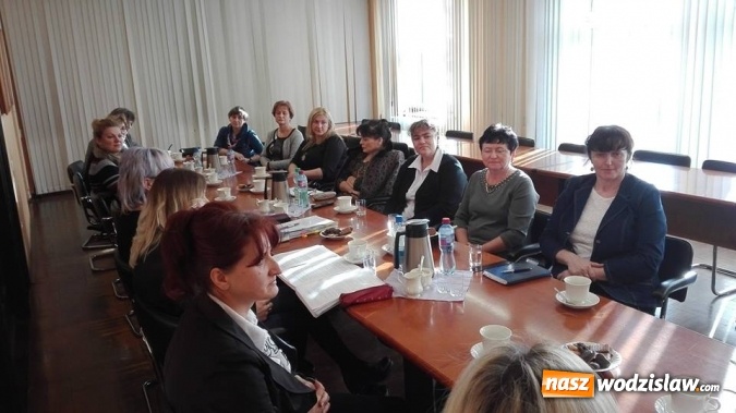 Zdjęcie w galerii na portalu naszwodzislaw.com: W Mszanie dyskutowali na temat zmian w systemie oświaty  wiadomości z regionu