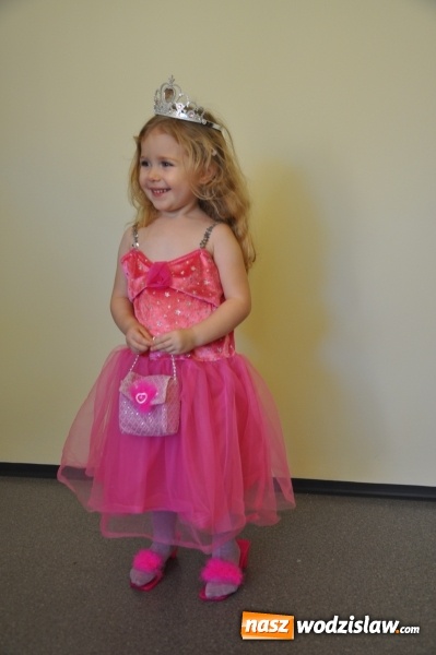 Zdjęcie w galerii na portalu naszwodzislaw.com: Promocje w całorocznej Wypożyczalni Strojów dla dzieci i dorosłych Crazy Club! wiadomości z regionu