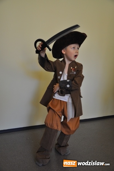 Zdjęcie w galerii na portalu naszwodzislaw.com: Promocje w całorocznej Wypożyczalni Strojów dla dzieci i dorosłych Crazy Club! wiadomości z regionu