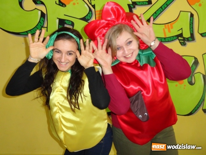 Zdjęcie w galerii na portalu naszwodzislaw.com: Promocje w całorocznej Wypożyczalni Strojów dla dzieci i dorosłych Crazy Club! wiadomości z regionu