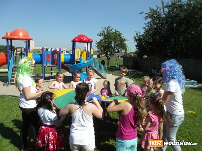 Zdjęcie w galerii na portalu naszwodzislaw.com: Promocje w całorocznej Wypożyczalni Strojów dla dzieci i dorosłych Crazy Club! wiadomości z regionu