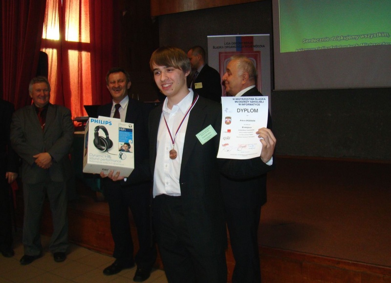 Zdjęcie w galerii na portalu naszwodzislaw.com: Adrian i Artur, czyli mistrzowie z ZSE wiadomości z regionu
