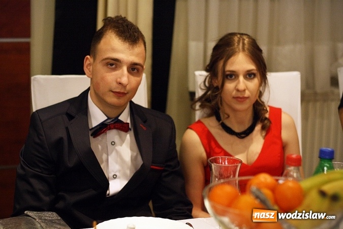 Zdjęcie w galerii na portalu naszwodzislaw.com: Piękne panie, przystojni panowie. Kolejna studniówka wodzisławskiego Tischnera wiadomości z regionu