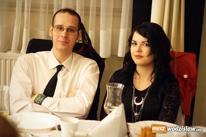 Zdjęcie w galerii na portalu naszwodzislaw.com: Piękne panie, przystojni panowie. Kolejna studniówka wodzisławskiego Tischnera wiadomości z regionu