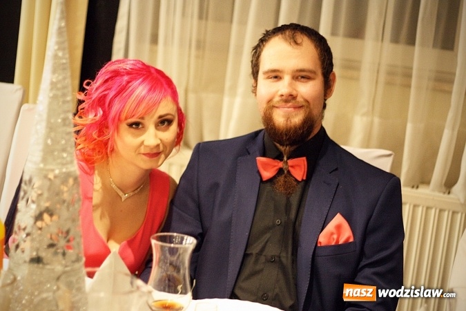 Zdjęcie w galerii na portalu naszwodzislaw.com: Piękne panie, przystojni panowie. Kolejna studniówka wodzisławskiego Tischnera wiadomości z regionu