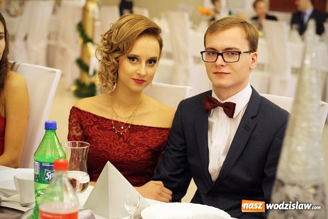 Zdjęcie w galerii na portalu naszwodzislaw.com: Piękne panie, przystojni panowie. Kolejna studniówka wodzisławskiego Tischnera wiadomości z regionu