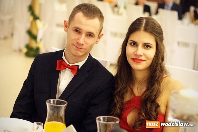 Zdjęcie w galerii na portalu naszwodzislaw.com: Piękne panie, przystojni panowie. Kolejna studniówka wodzisławskiego Tischnera wiadomości z regionu