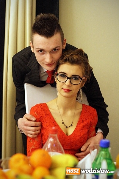 Zdjęcie w galerii na portalu naszwodzislaw.com: Piękne panie, przystojni panowie. Kolejna studniówka wodzisławskiego Tischnera wiadomości z regionu