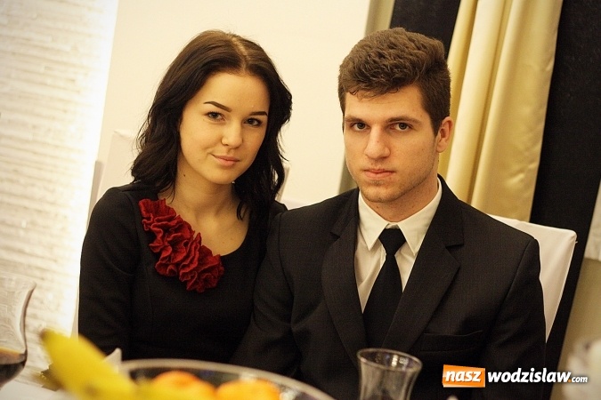 Zdjęcie w galerii na portalu naszwodzislaw.com: Piękne panie, przystojni panowie. Kolejna studniówka wodzisławskiego Tischnera wiadomości z regionu