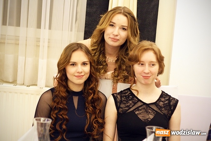 Zdjęcie w galerii na portalu naszwodzislaw.com: Piękne panie, przystojni panowie. Kolejna studniówka wodzisławskiego Tischnera wiadomości z regionu
