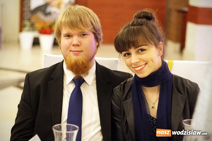 Zdjęcie w galerii na portalu naszwodzislaw.com: Piękne panie, przystojni panowie. Kolejna studniówka wodzisławskiego Tischnera wiadomości z regionu