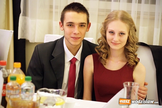 Zdjęcie w galerii na portalu naszwodzislaw.com: Piękne panie, przystojni panowie. Kolejna studniówka wodzisławskiego Tischnera wiadomości z regionu