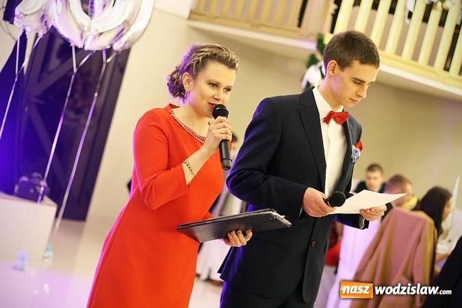 Zdjęcie w galerii na portalu naszwodzislaw.com: Piękne panie, przystojni panowie. Kolejna studniówka wodzisławskiego Tischnera wiadomości z regionu