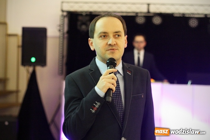 Zdjęcie w galerii na portalu naszwodzislaw.com: Piękne panie, przystojni panowie. Kolejna studniówka wodzisławskiego Tischnera wiadomości z regionu